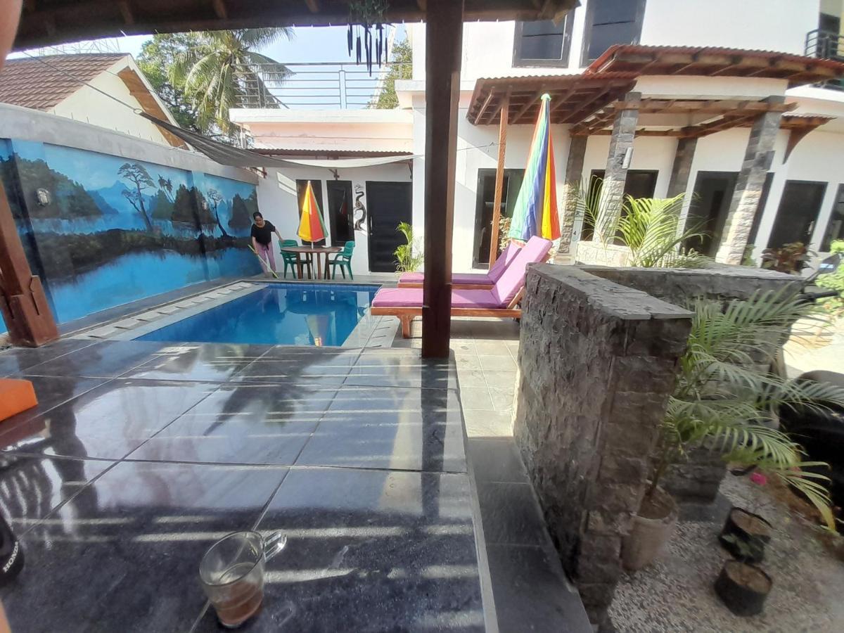 Wave House Gerupuk South Lombok Bed & Breakfast Прая Екстериор снимка