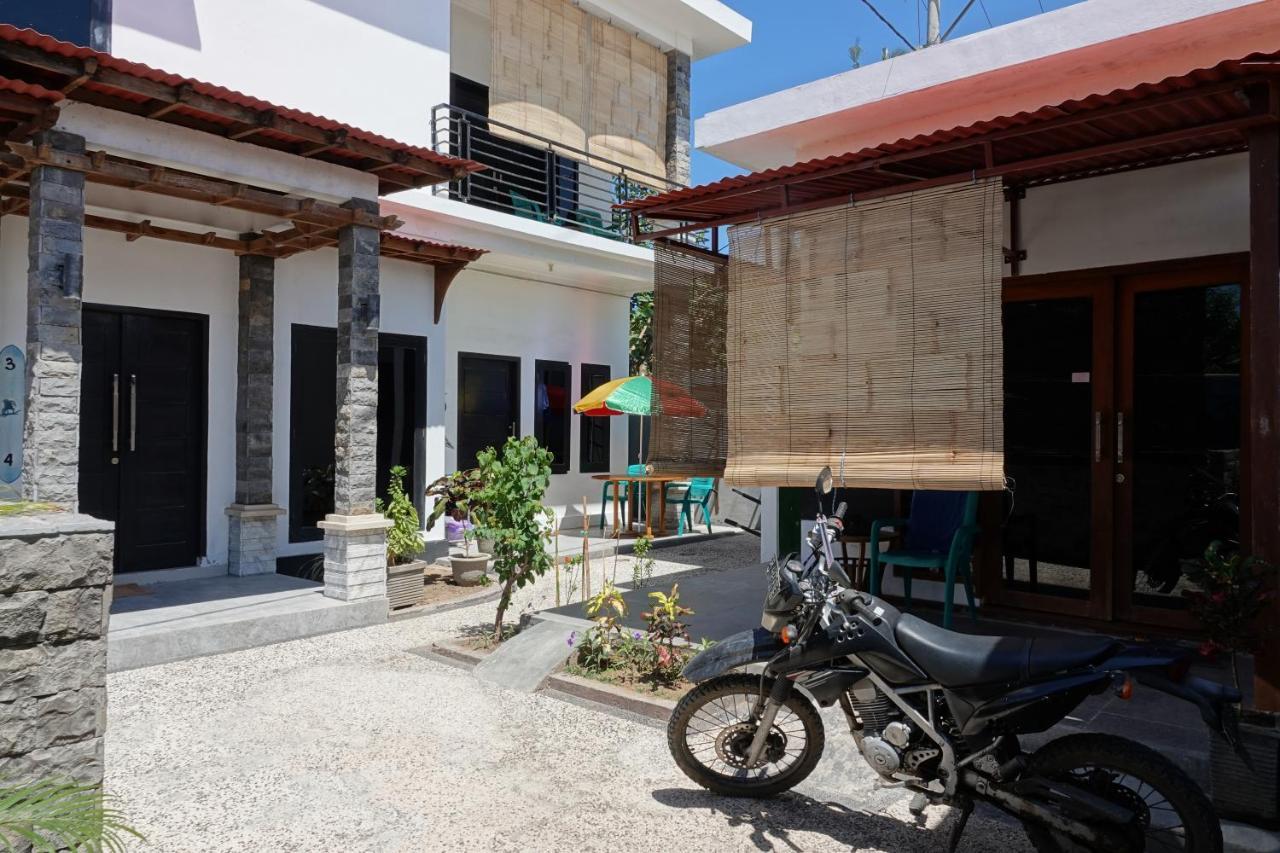 Wave House Gerupuk South Lombok Bed & Breakfast Прая Екстериор снимка